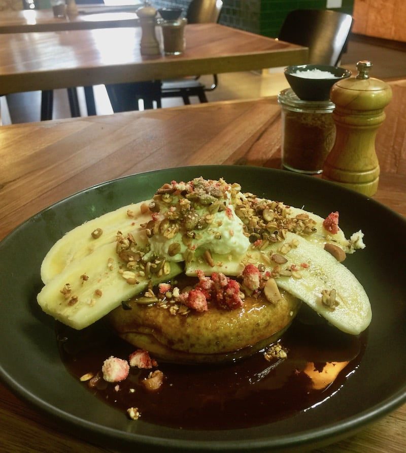 roastville-coffee-banana-hotcakes