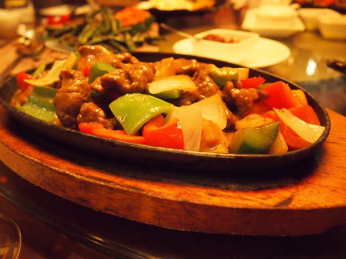 man tong kitchen sizzling satay beef