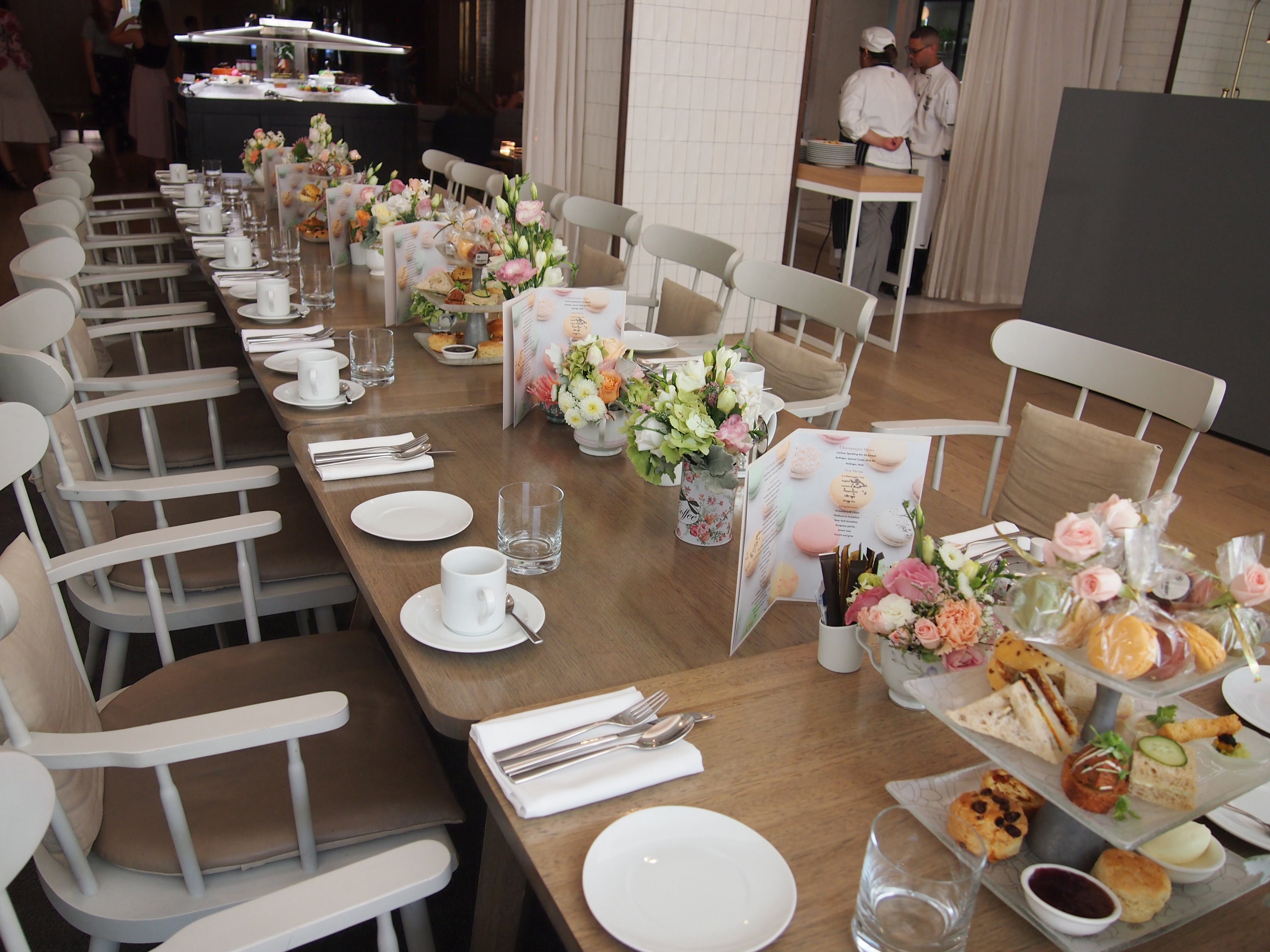 sheraton-melbourne-hotel-afternoon-tea-table