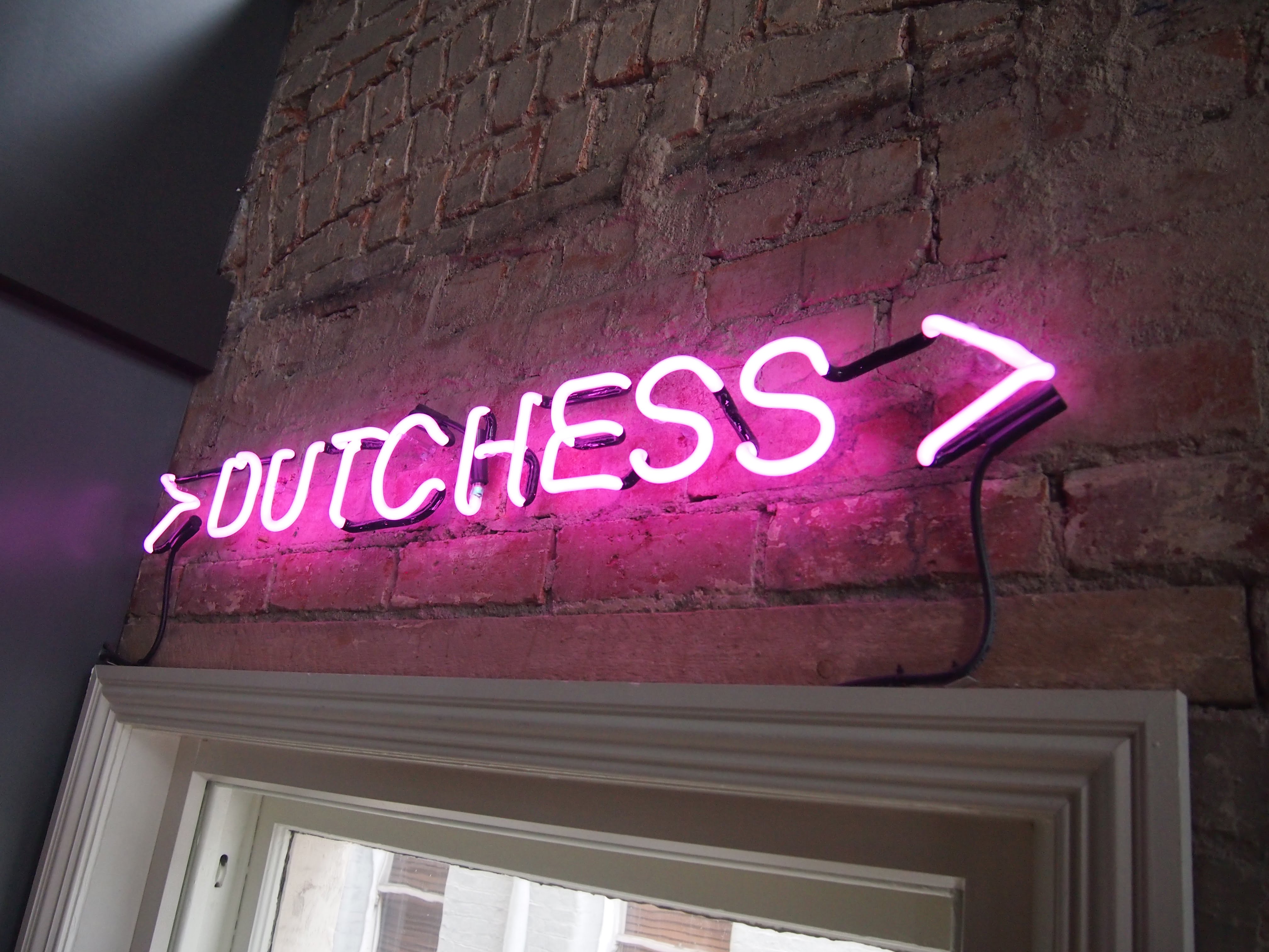 dutchess-sign