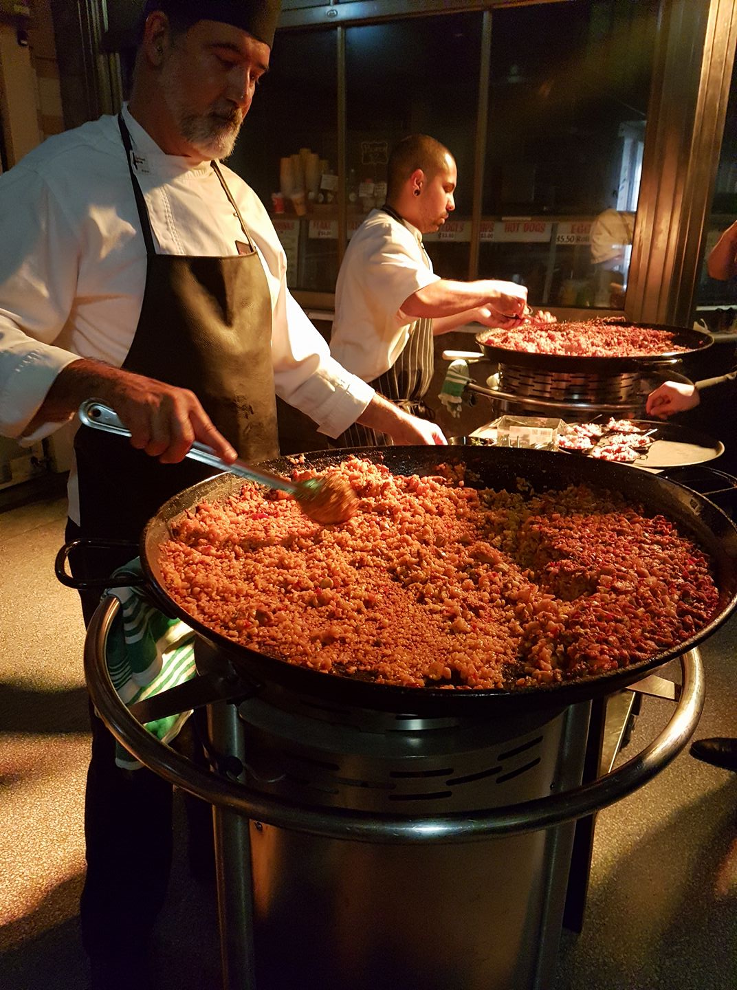 spanish-paella-festival-paella-chefs