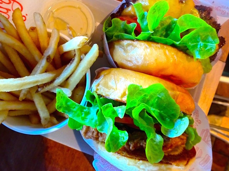 Betty's-Burgers-above