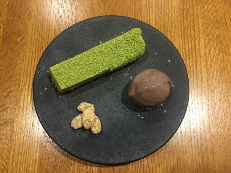 Matcha cheese tart with chocolate ice cream
