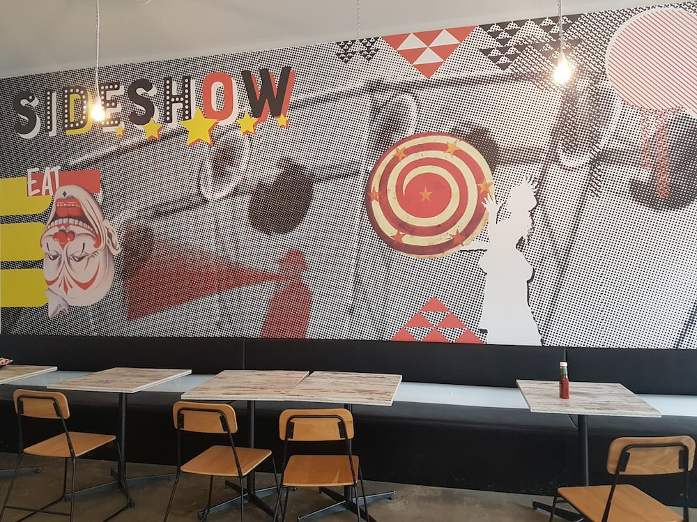 sideshow burgers-interior