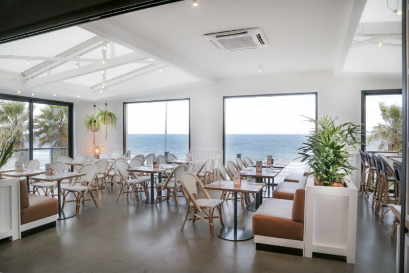 Captain Baxter dining ocean view