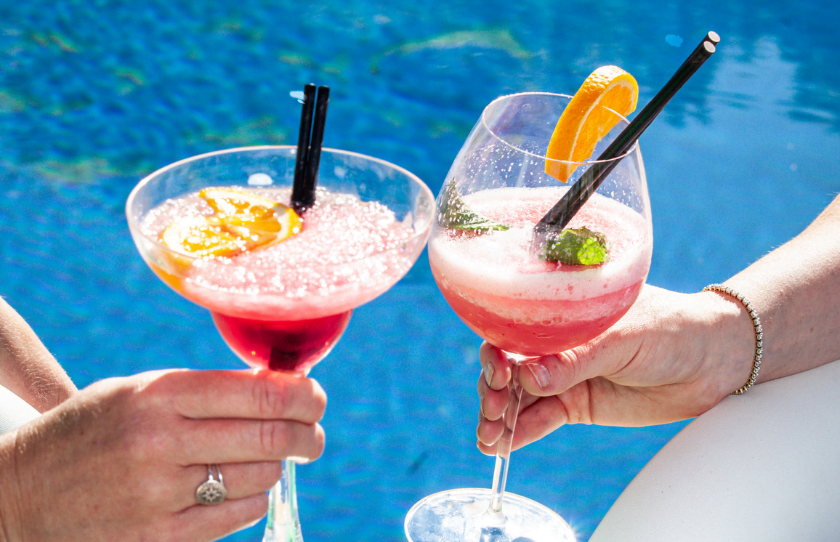 The Oriana Pool Bar