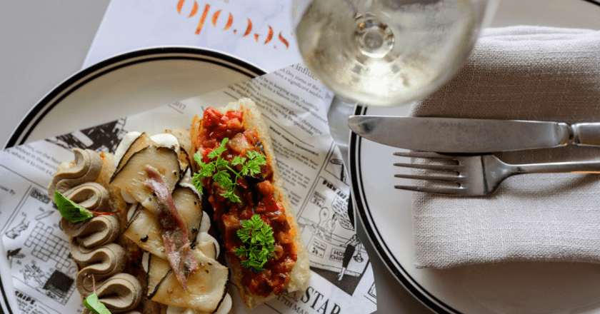 Secolo Balmain House Crostini