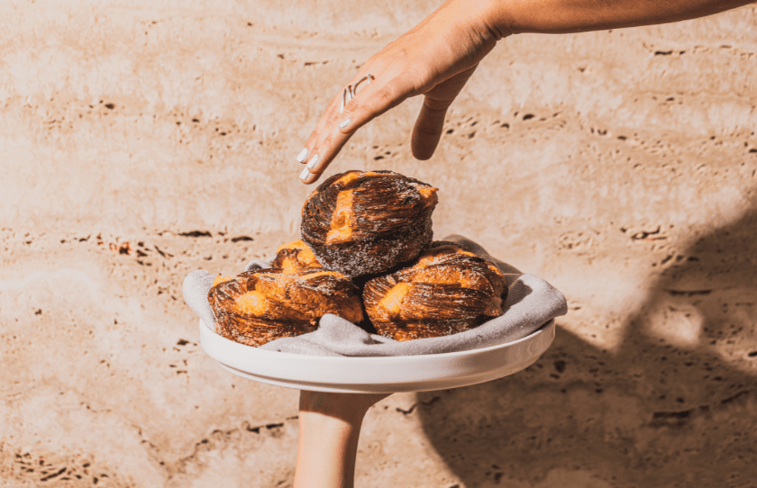 Hot Cross Buns Bar Mammoni Cruffin