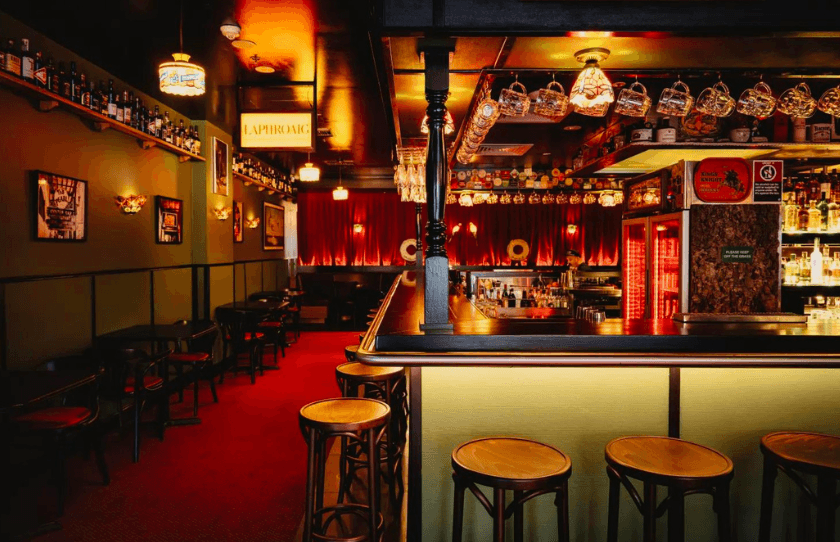 The Hook Interiori