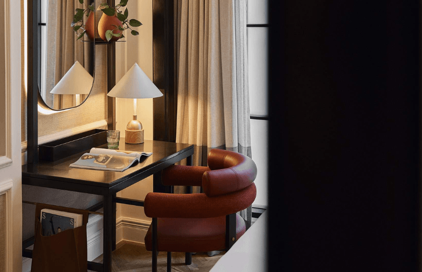 QT Singapore Room Lounge