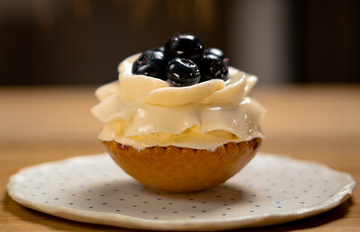 Sucre Du Jour Otto Tay - pastry with berries on top